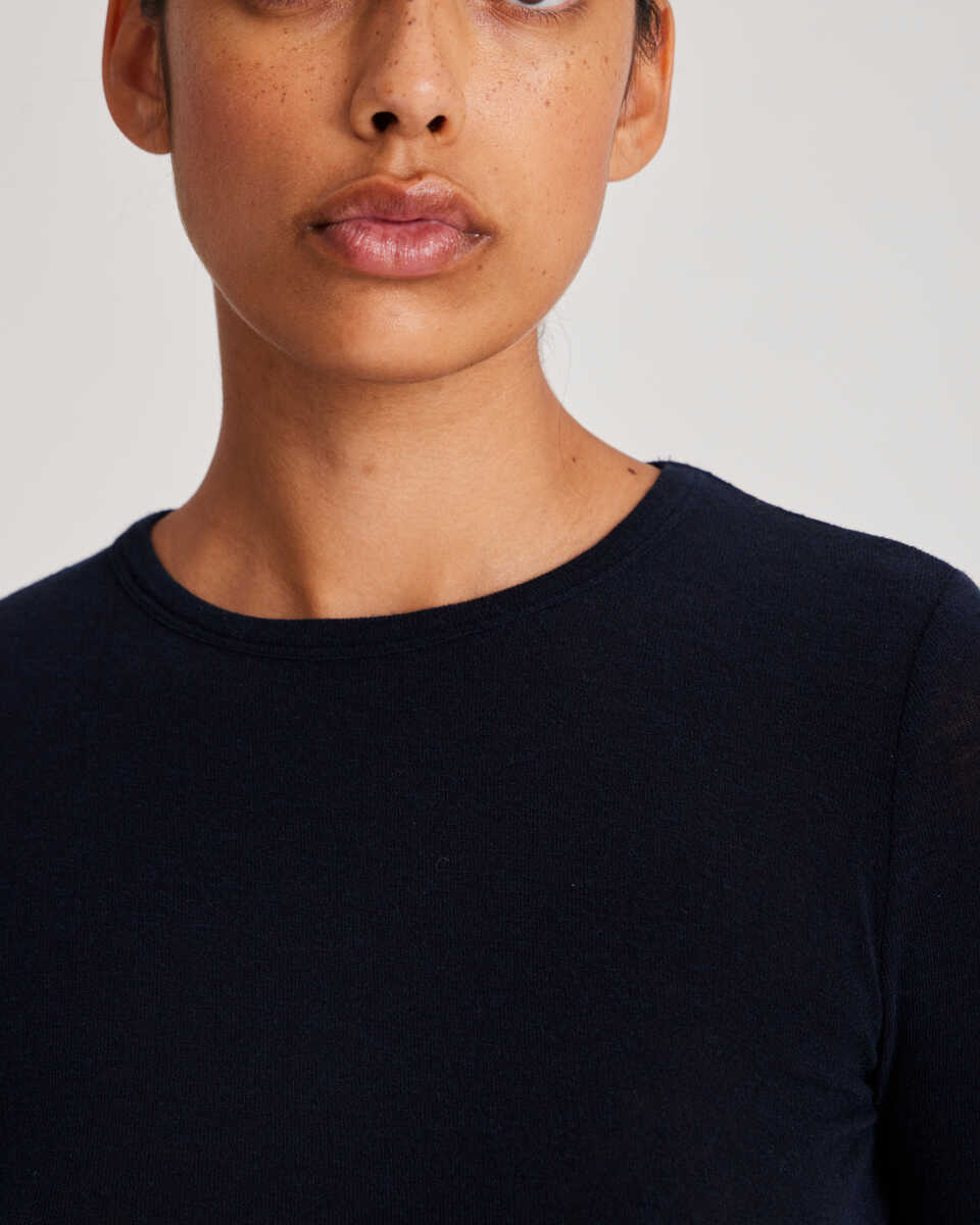 Thyra Wool langærmet t-shirt - Midnight Blue